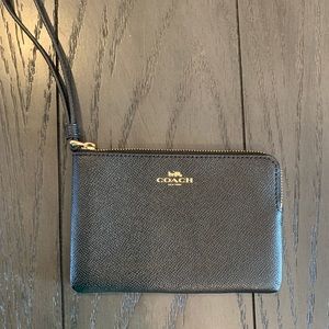 Coach wristlet wallet. Used once. Like new.